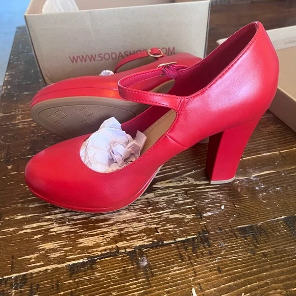Soda Red Mary Jane Block Heel Pumps - Picture 2 of 3